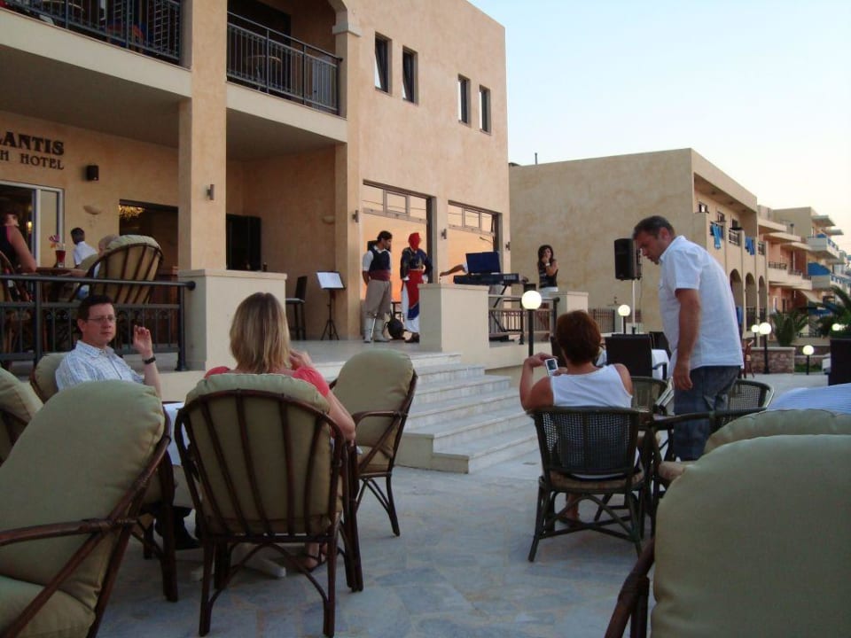 Греческий вечер в отеле Hotel Atlantis Beach