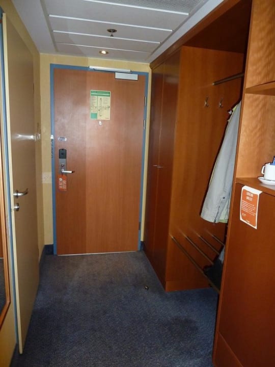 Eingangsbereich mit Garderobe Scandic Wrocław