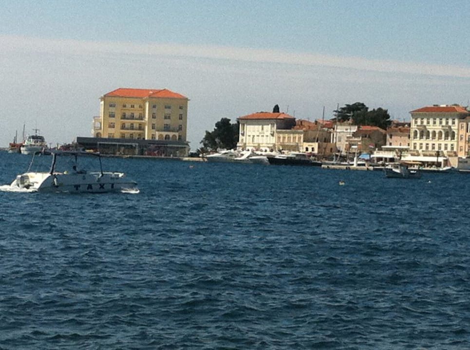 Von der Uferpromenade BO Hotel Palazzo