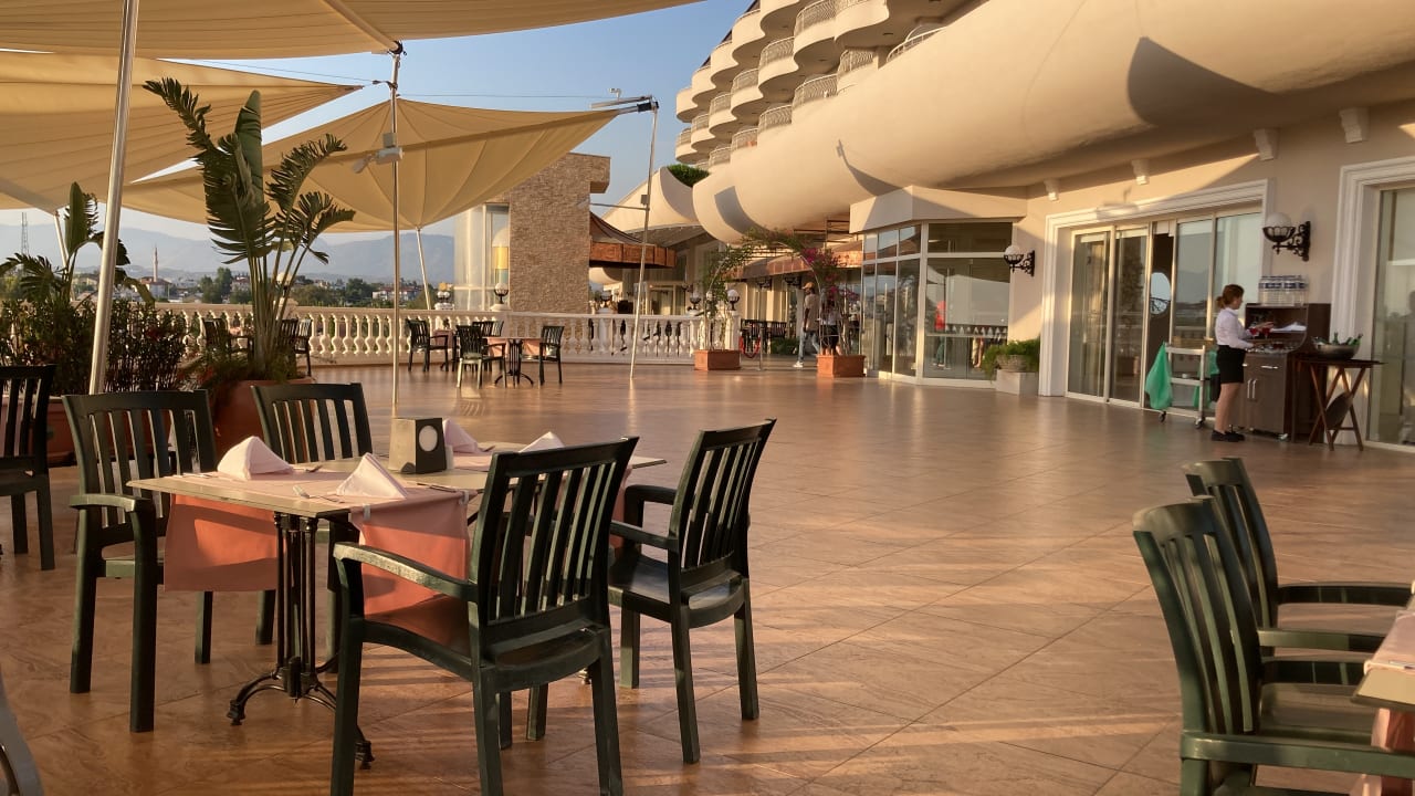 Gastro Starlight Resort Hotel