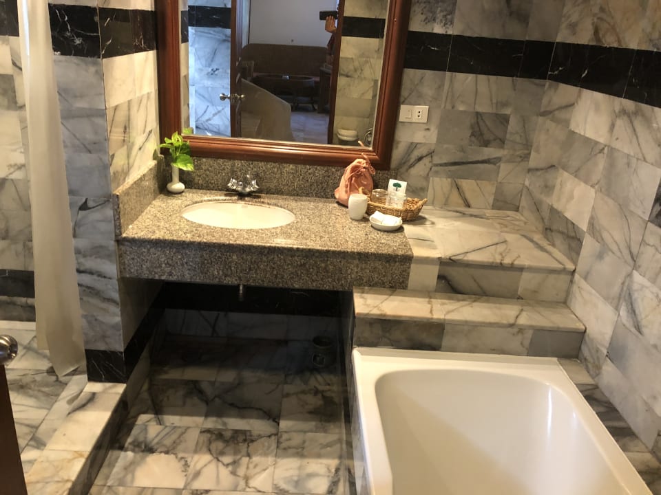 Zimmer The Fair House Beach Resort