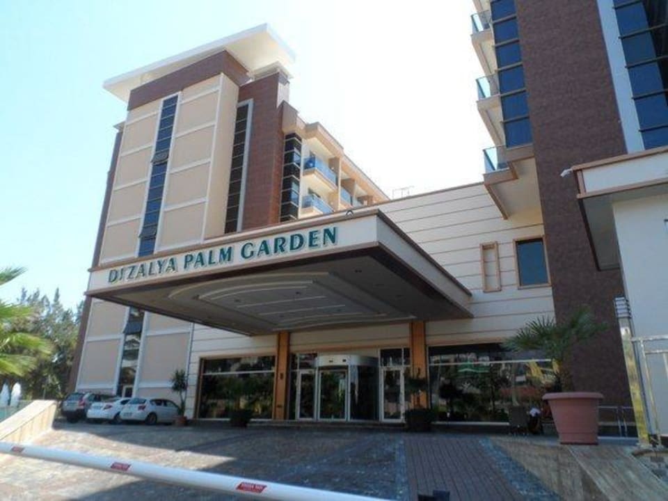 Внешний вид днем Dizalya Palm Garden