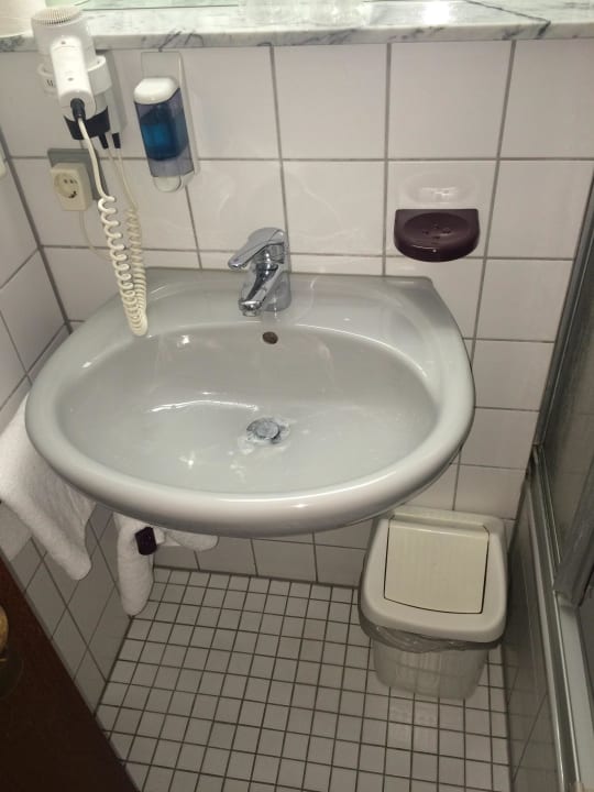 Wasserhahn undicht  Mercure Stuttgart Zuffenhausen