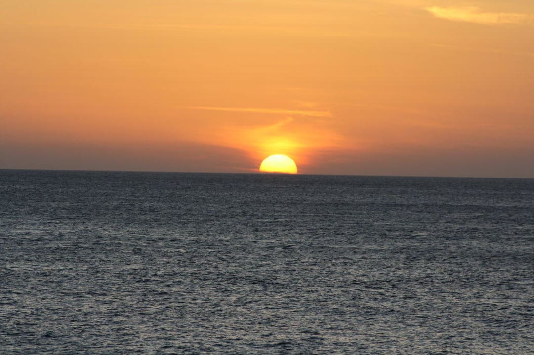 Sonnenuntergang Sun Reef Village on Sea