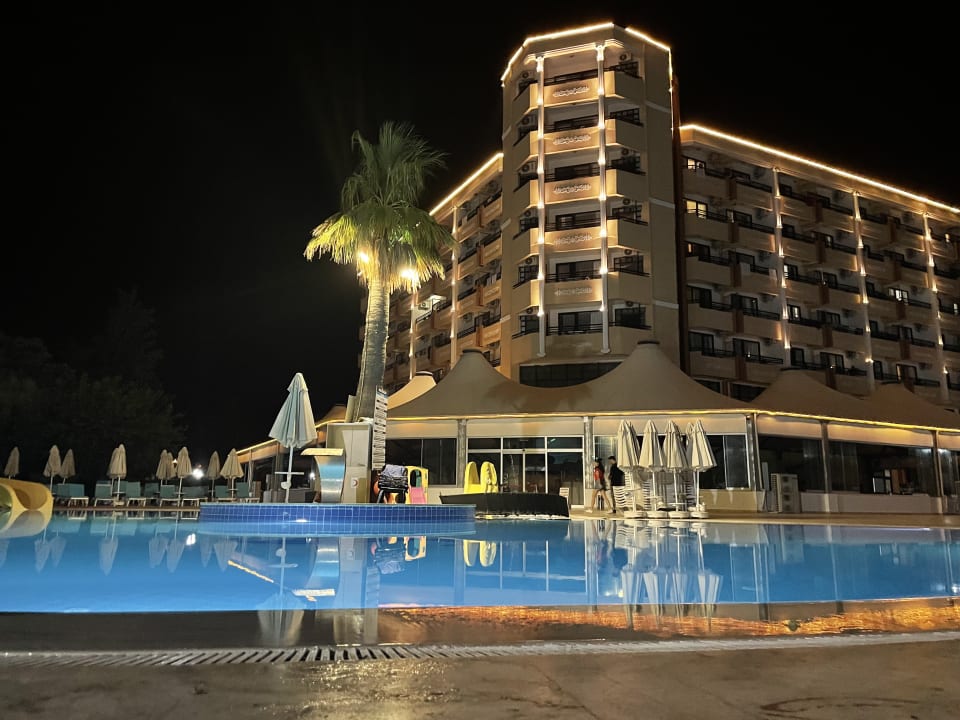 Außenansicht Hotel The Holiday Resort