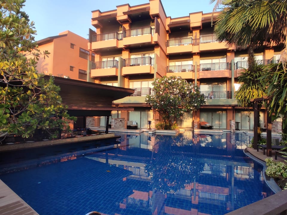 Pool Courtyard by Marriott Phuket, Patong Beach Resort