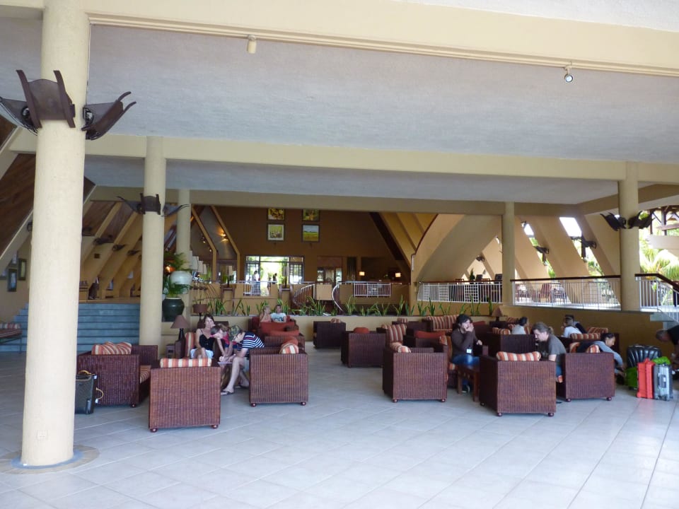 Lobby Victoria Beachcomber Resort & Spa