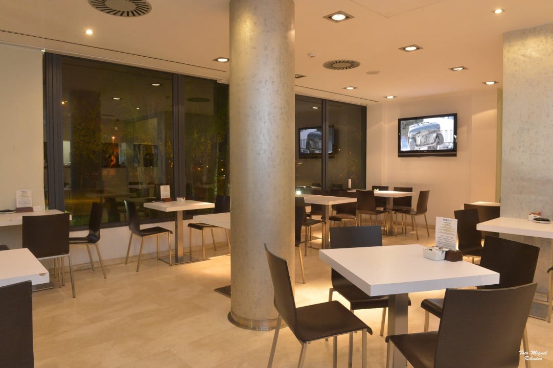 Cafetería AZZ Valencia Táctica Hotel