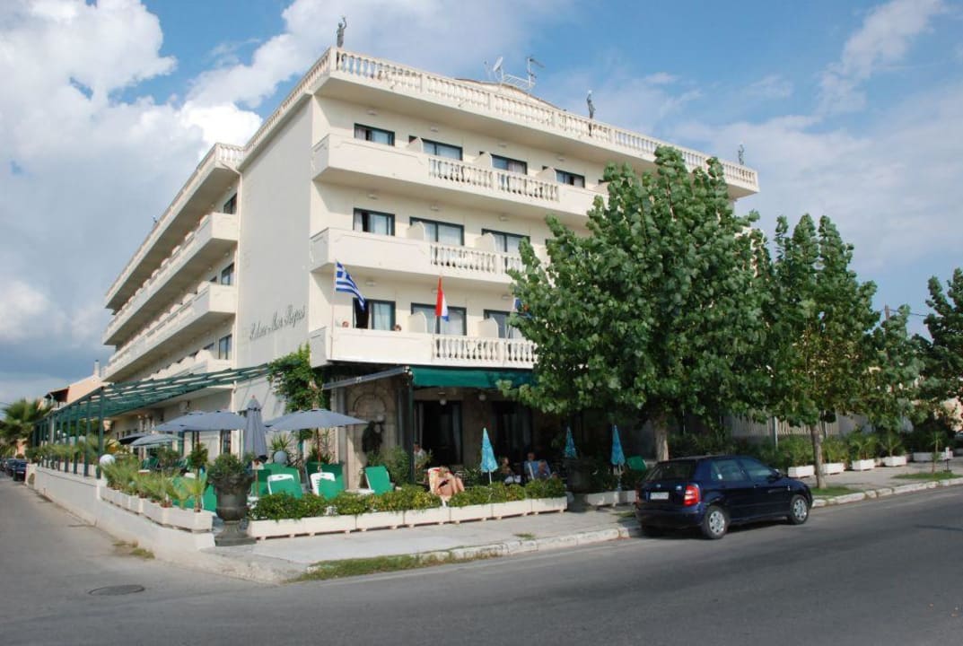 Od strony ulicy Mon Repos Palace - Adults only