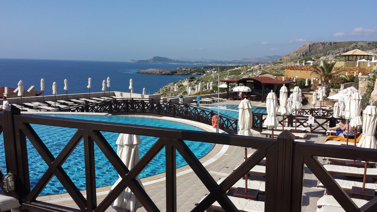 Mit Blick aufs Meer Hotel Kalithea Horizon Royal