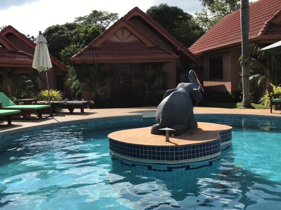 Außenansicht Resort Happy Elephant