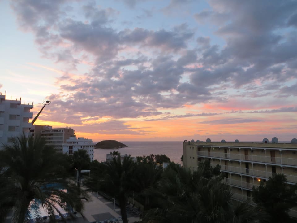 Auf Pool, Garten und Meer Apartamentos Vistasol