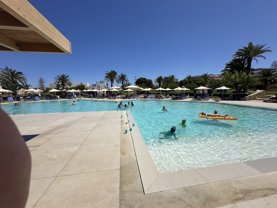 Pool Anissa Beach & Village