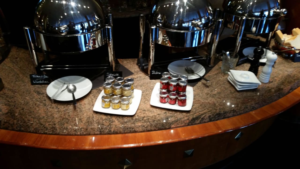 Teil des Frühstückbuffets Hotel Santo