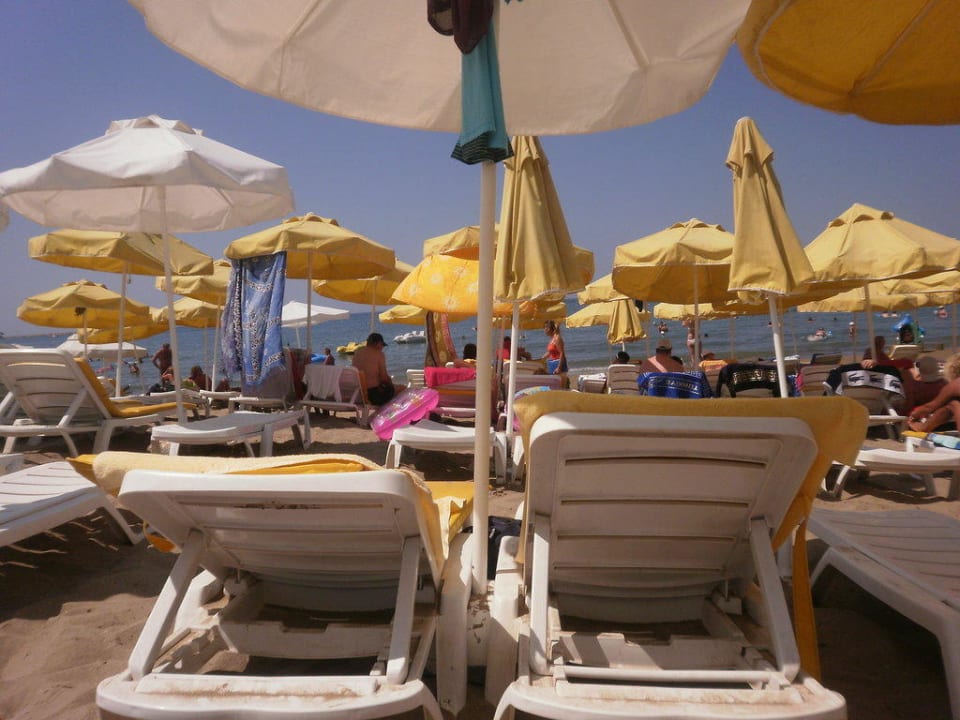 Hoteleigener Strand (Liegen & Schirm) Side Bay Hotel