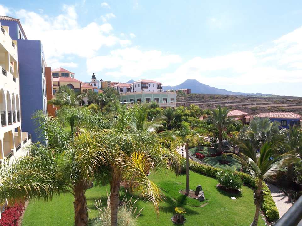 Palmen und Blumenoase Bahia Principe Sunlight Costa Adeje