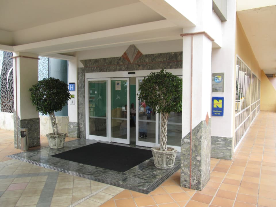 Hoteleingang Abora Buenaventura by Lopesan Hotels