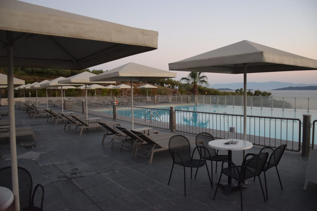 Pool Akrathos Beach Hotel