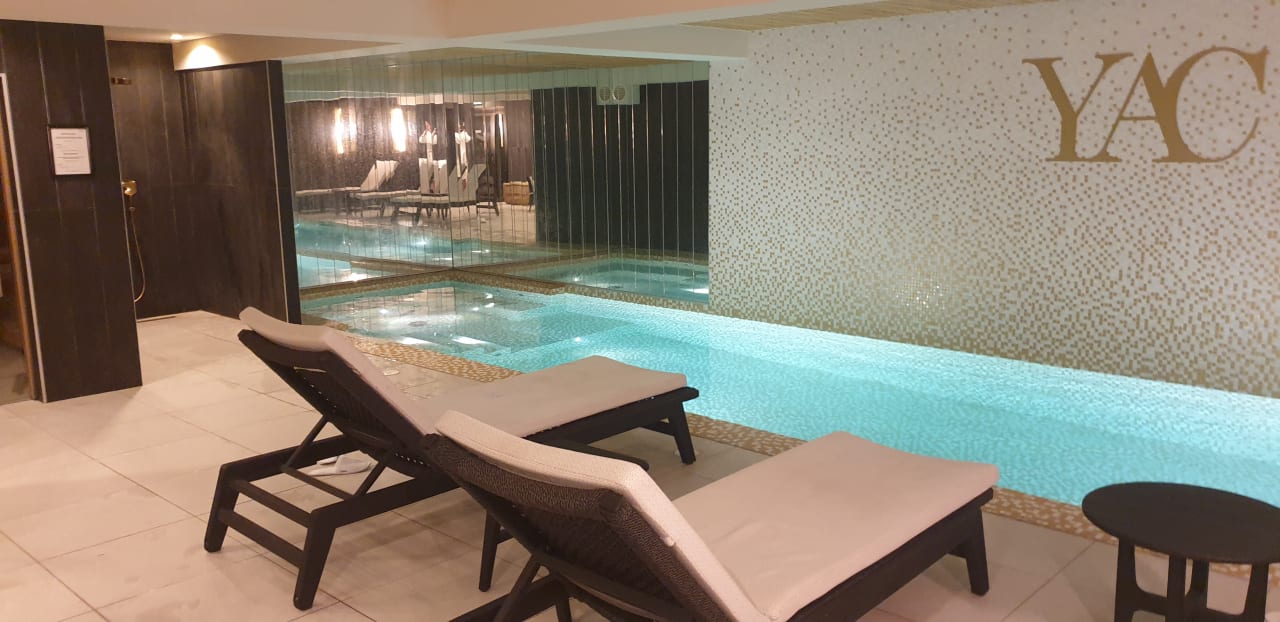 Pool Hotel Yac Paris Clichy, a member of Radisson Individuals