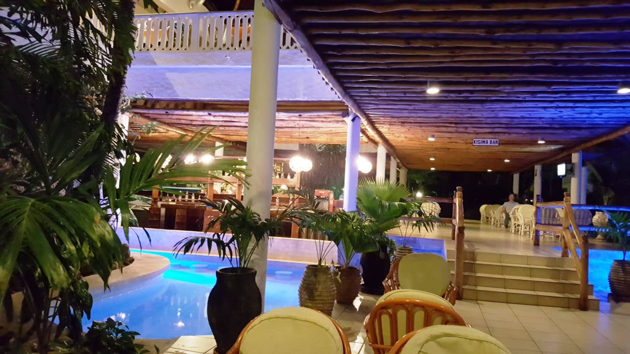Kisima Bar Hotel Traveller's Club