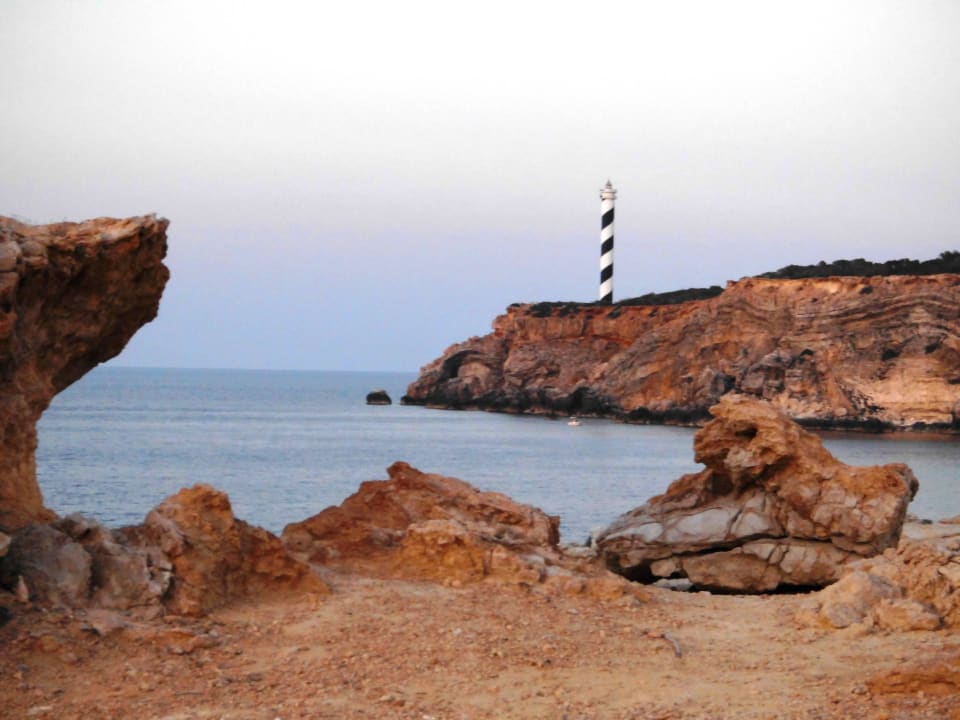 Blick auf den Leuchtturm Barceló Portinatx - Adults only