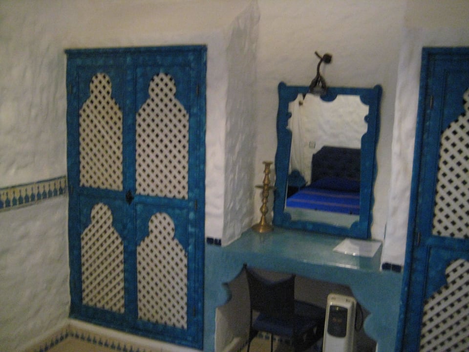 Schrank Hotel Riad Al Madina