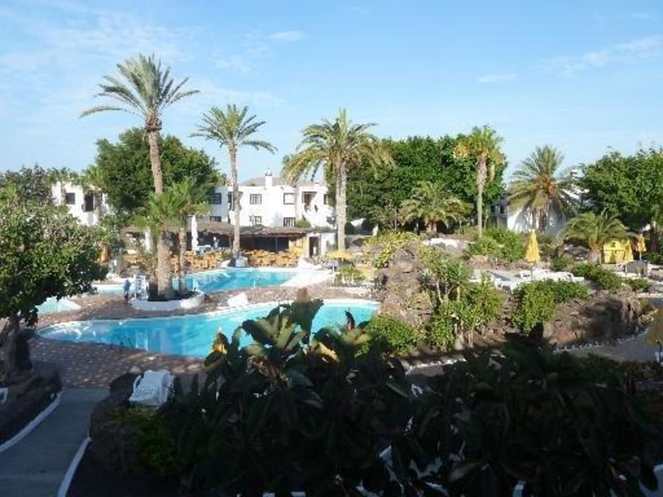 Poolbereich H10 White Suites
