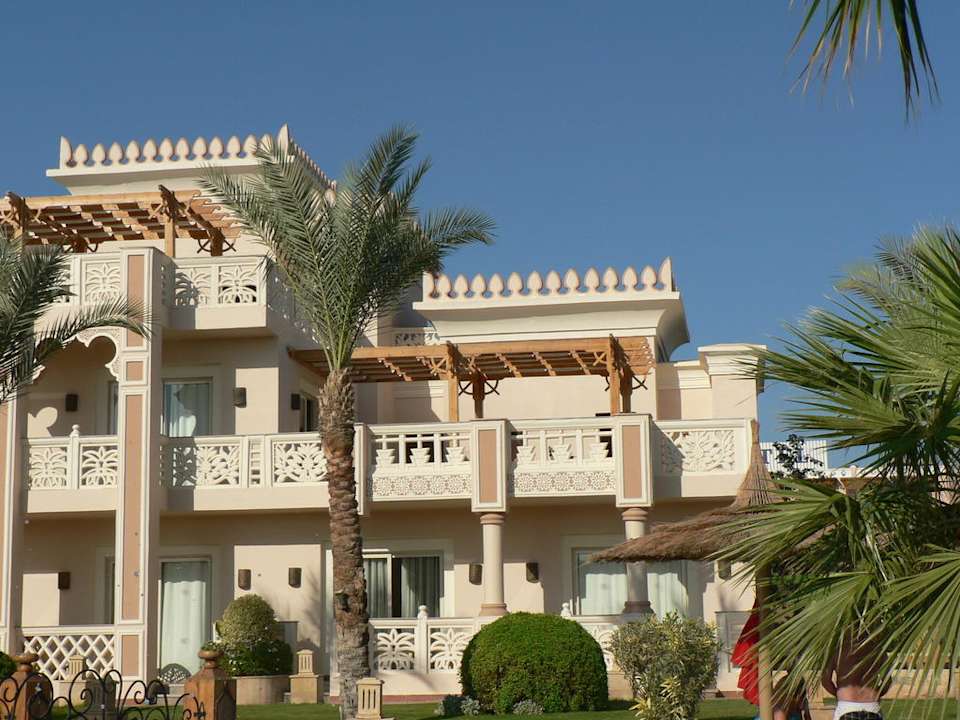 Terrasse der Suiten mit eigenem Yacuzzi Pickalbatros Palace Resort