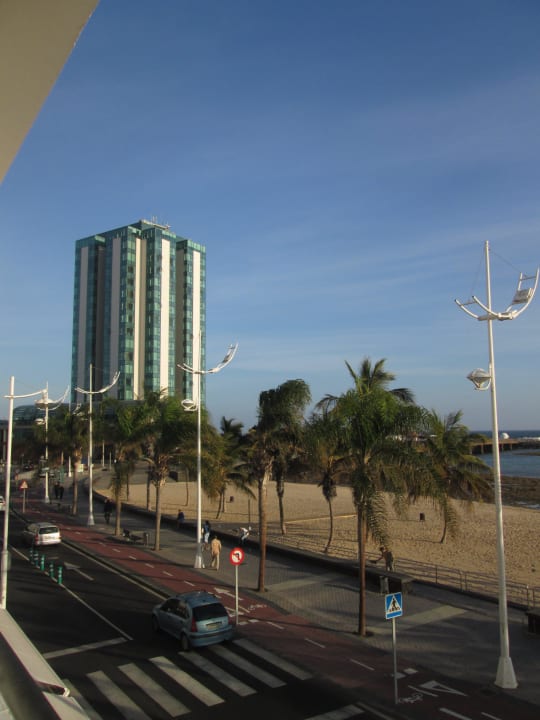 Blick vom Balkon zum Grand-Hotel Hotel Lancelot