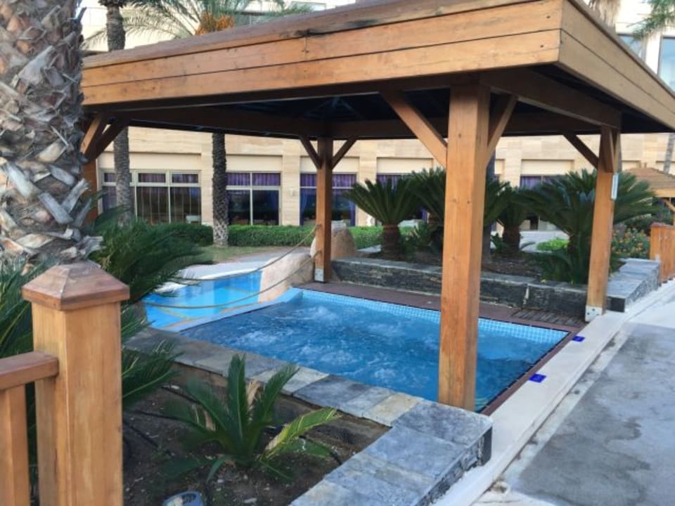 Whirpool Fame Residence Lara & Spa