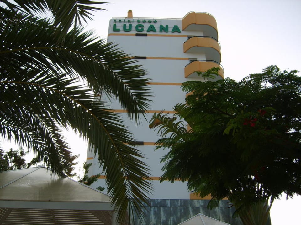 Außenansicht mit Eingangsbereich allsun Hotel Lucana