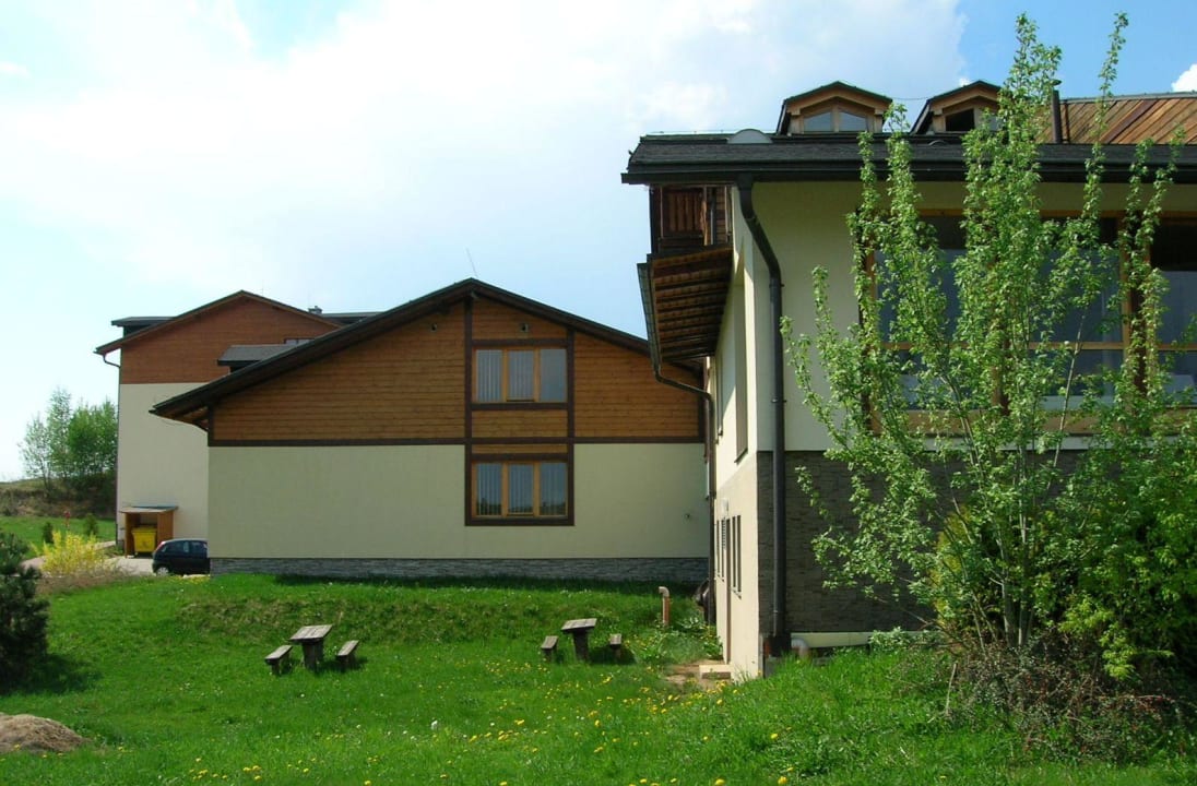 Boczny budynek hotelu z pokojami Relax Hotel Euforia