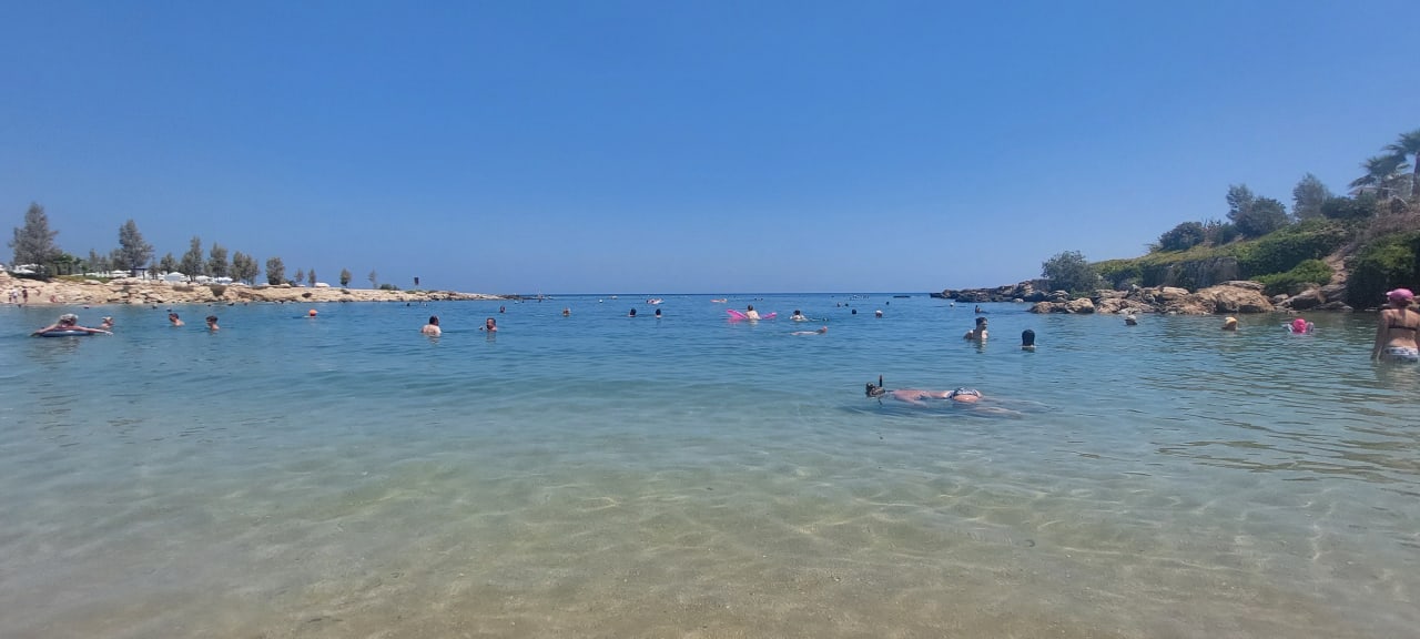 Strand Crystal Springs Beach Hotel