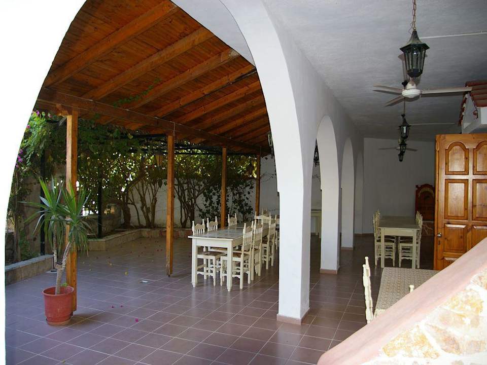 Frühstücks- und Abendbrot Terrasse Pension To Konaki