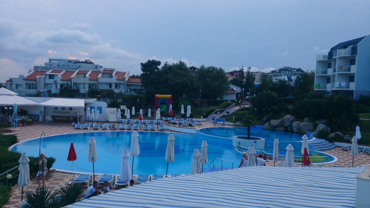 Poolanlage Hotel Sineva Beach