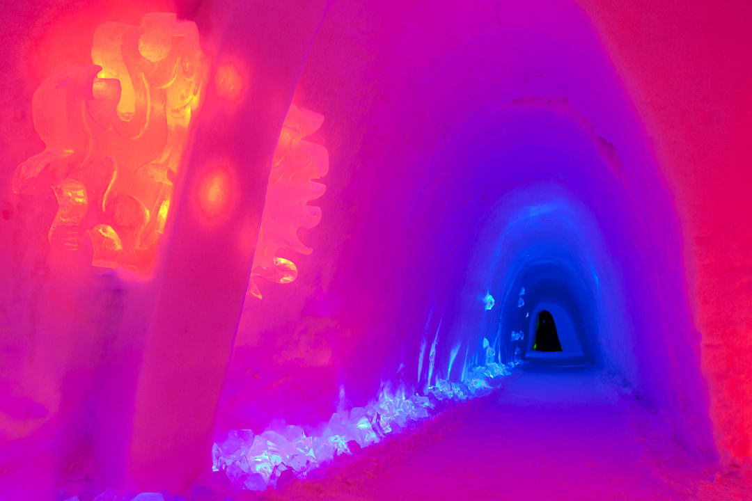 Ein weiterer Gang zu den nächsten Zimmern Lapland Hotels SnowVillage