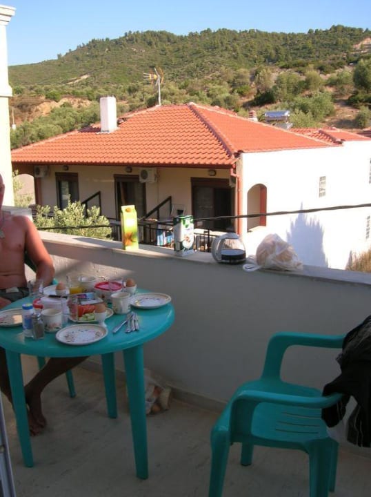 Blick vom 2.Balkon der Wohnung ins Inland Haus Despina