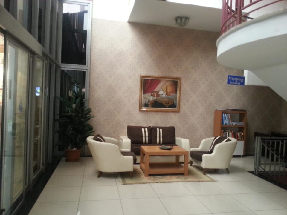 Lobby Hotel Diamore