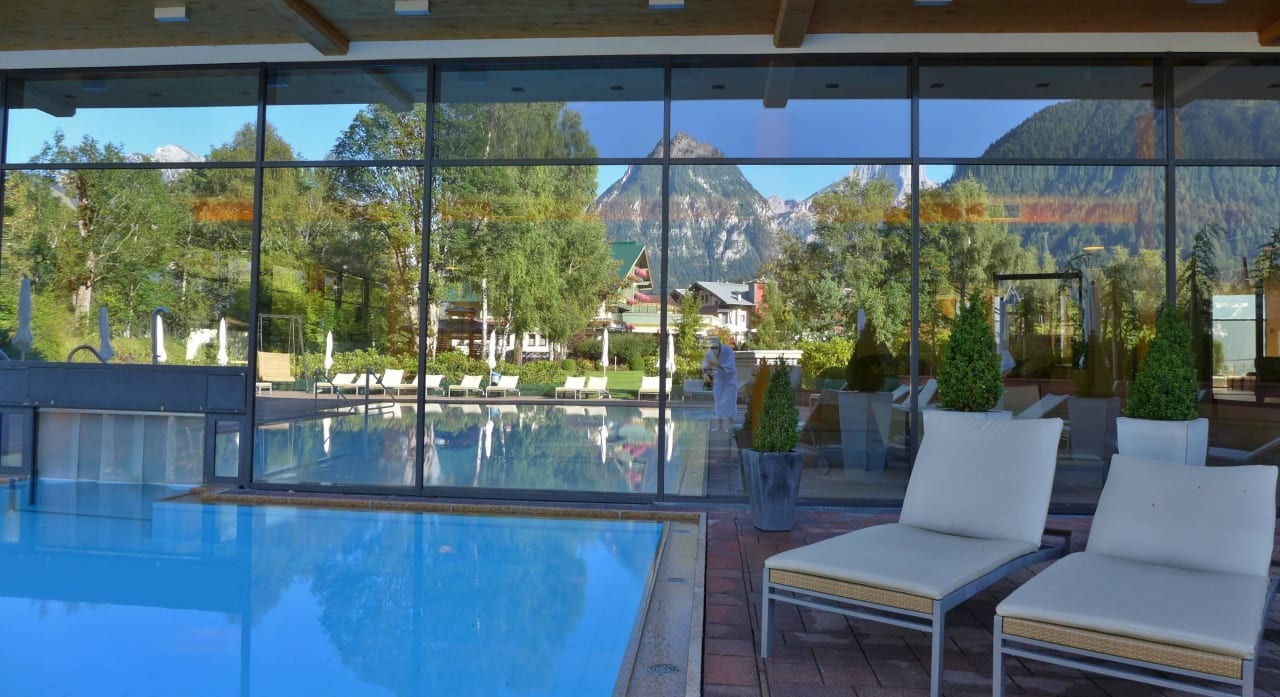 Spiegelung aja Fürstenhaus am Achensee