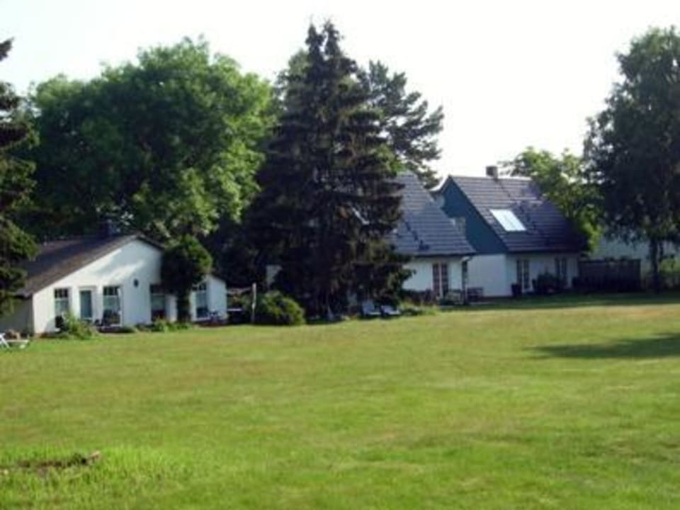 Blick von der Liegewiese Ferienwohnungen und Apartments Astrid Ulbricht