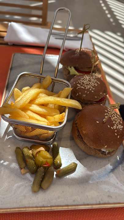 Gastro JAZ Elite Casa del Mar Beach