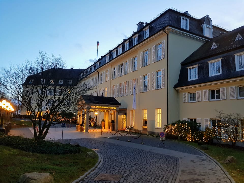 Außenansicht Steigenberger Icon Grandhotel Petersberg