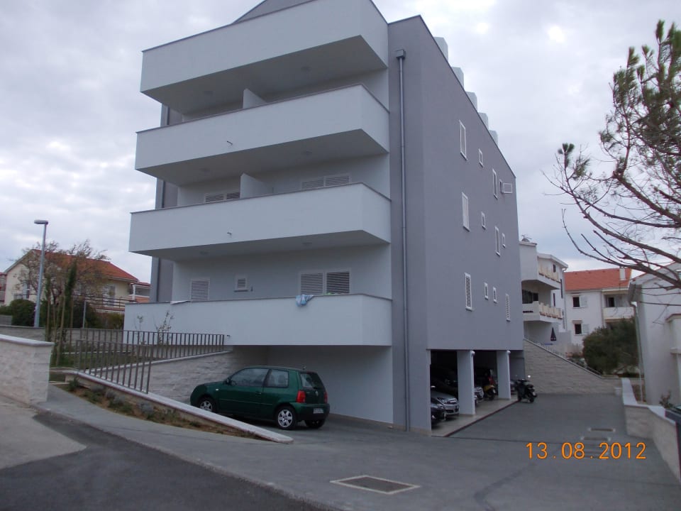 Parking spaces Apartments Villa Novak