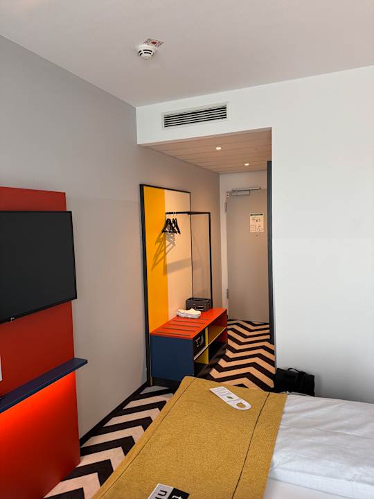 Zimmer Holiday Inn - the niu, Form Stuttgart Feuerbach