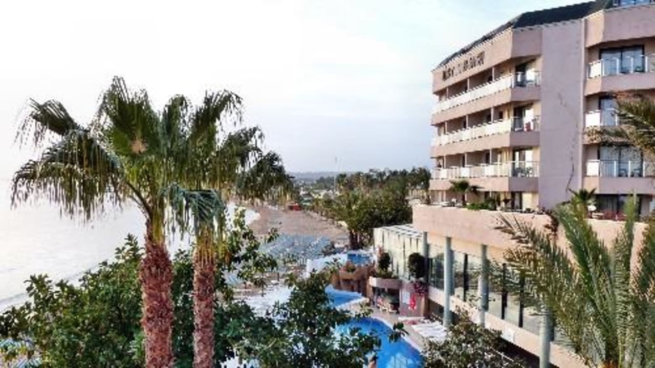 Blick auf Block B Aska Hotel Just in Beach