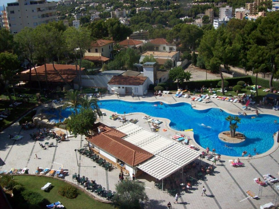 Poolanlage aus dem 8. Stock BQ Belvedere Hotel
