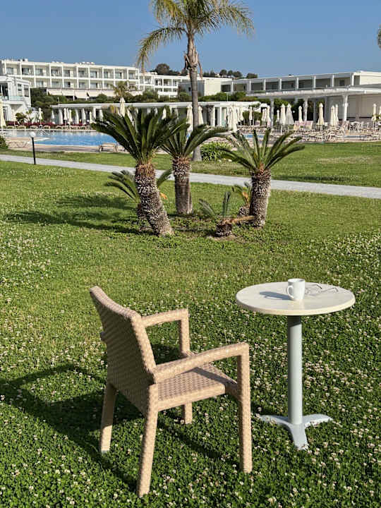 Gartenanlage Asterias Beach Resort