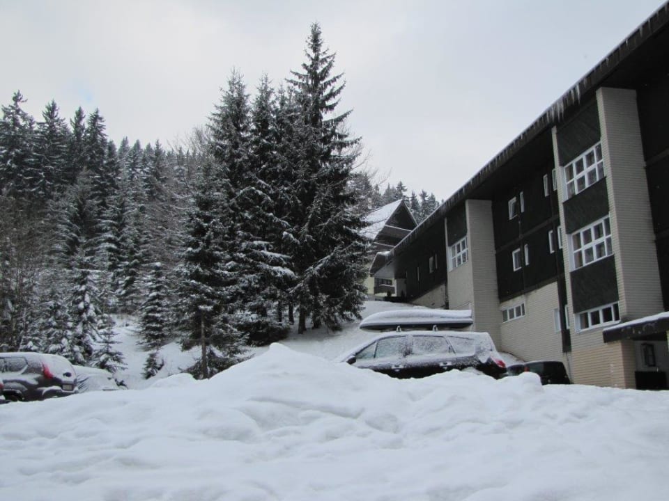 Parking zewnętrzny dolny Hotel Lenka