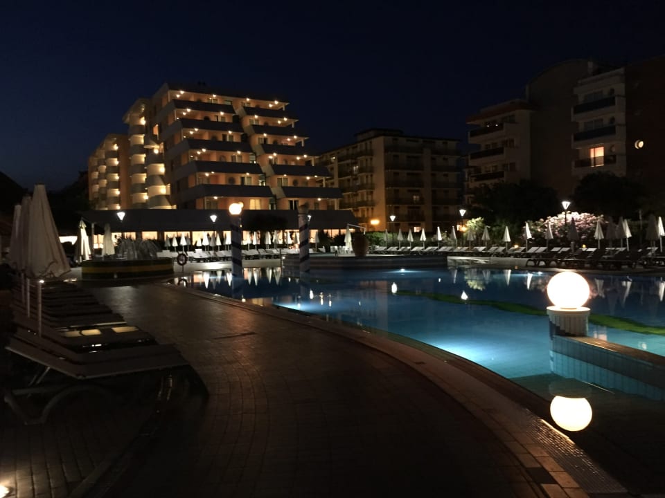 Außenansicht Aparthotel Holiday