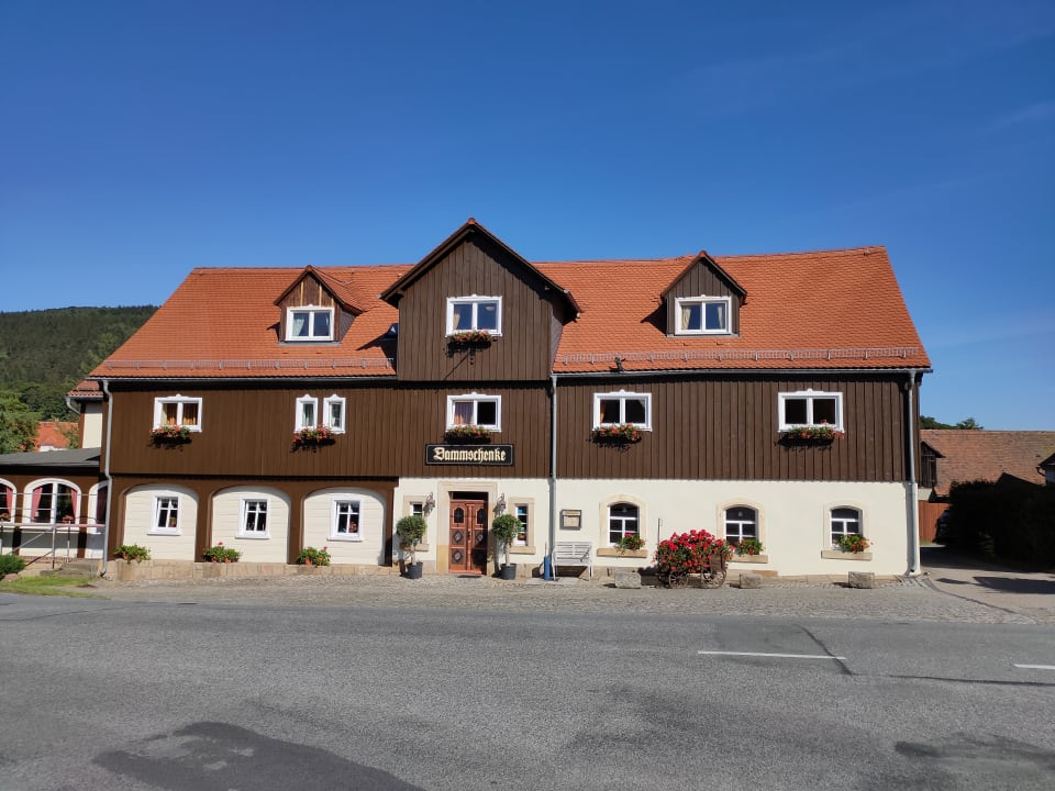 Außenansicht Gasthof & Hotel Dammschenke